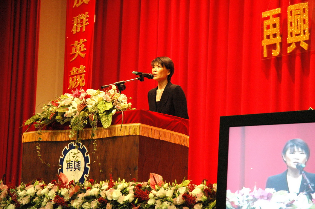 周美青學姐致詞